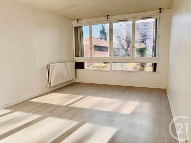 Studio à vendre - 1 pièce - 36.0 m2 - CROSNE - 91 - ILE-DE-FRANCE - Century 21 Bellimmo