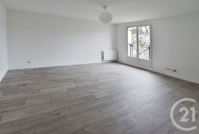 Appartement F1 à vendre - 1 pièce - 34.0 m2 - CROSNE - 91 - ILE-DE-FRANCE - Century 21 Bellimmo
