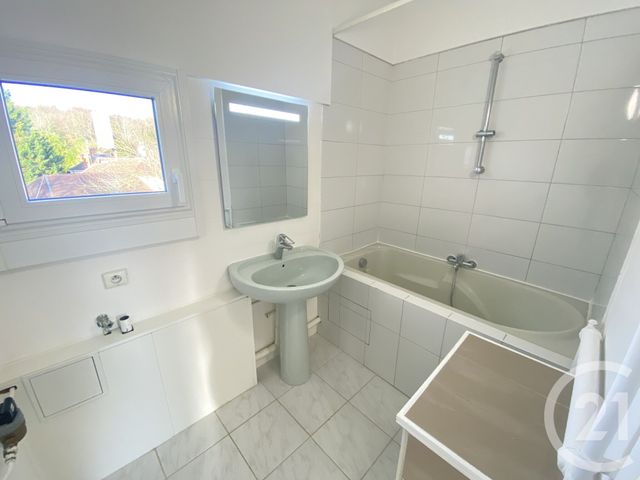 Appartement F3 à louer - 3 pièces - 48.28 m2 - YERRES - 91 - ILE-DE-FRANCE - Century 21 Bellimmo