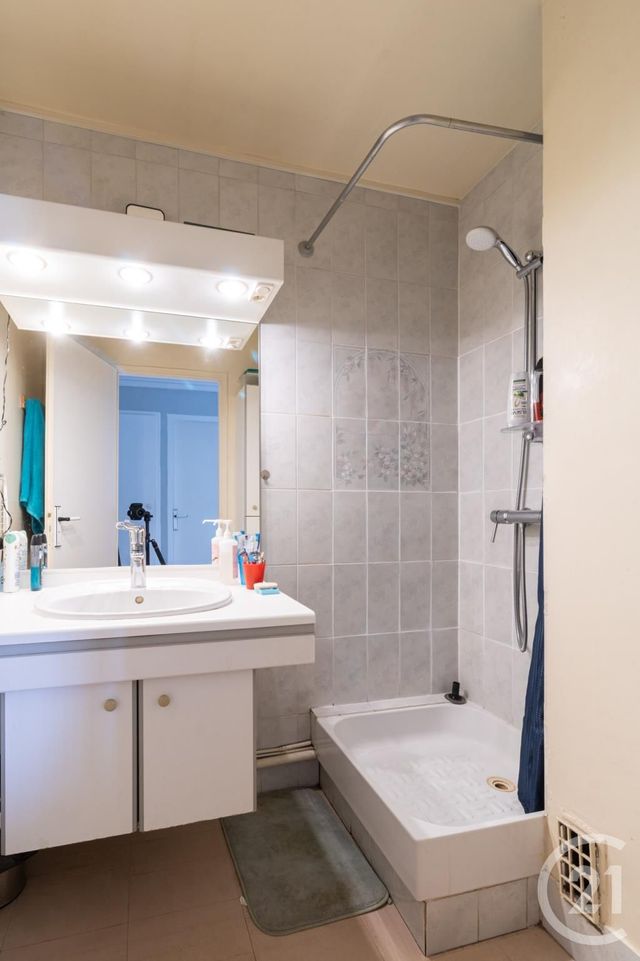 Appartement F2 à vendre - 2 pièces - 44.0 m2 - YERRES - 91 - ILE-DE-FRANCE - Century 21 Bellimmo