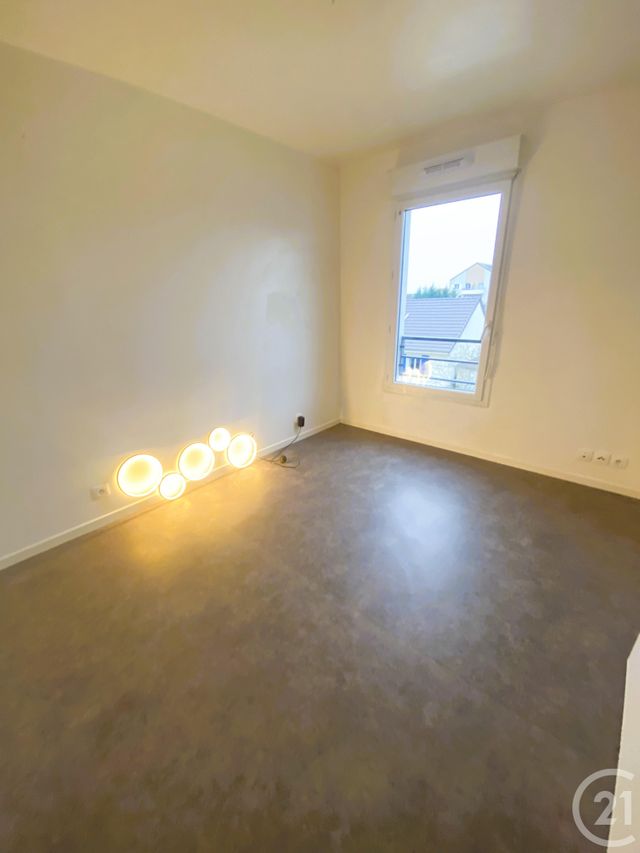 Appartement F2 à louer - 2 pièces - 37.07 m2 - QUINCY SOUS SENART - 91 - ILE-DE-FRANCE - Century 21 Bellimmo