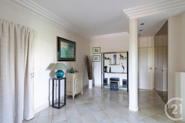 Appartement F4 à louer - 4 pièces - 109.58 m2 - CROSNE - 91 - ILE-DE-FRANCE - Century 21 Bellimmo