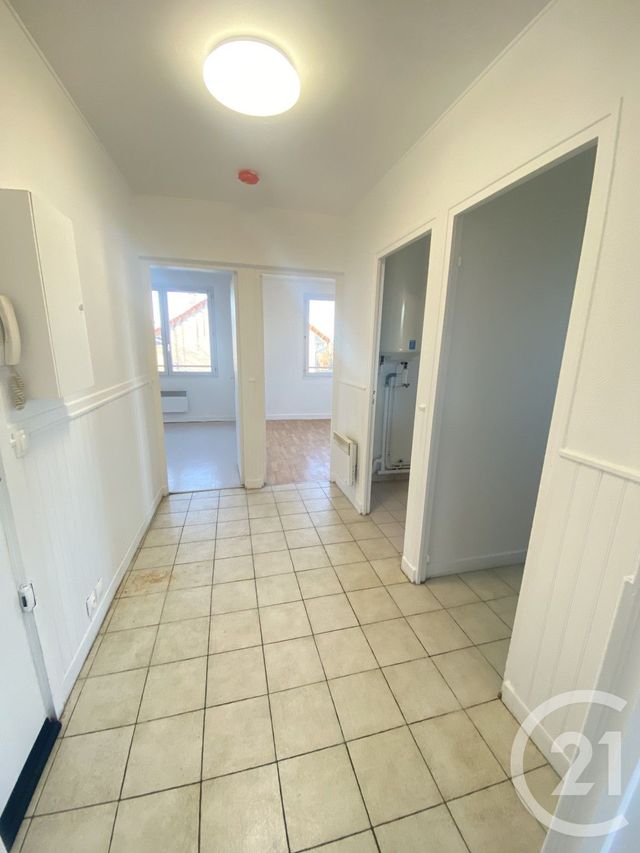 Appartement F3 à louer - 3 pièces - 66.24 m2 - VILLENEUVE LE ROI - 94 - ILE-DE-FRANCE - Century 21 Bellimmo