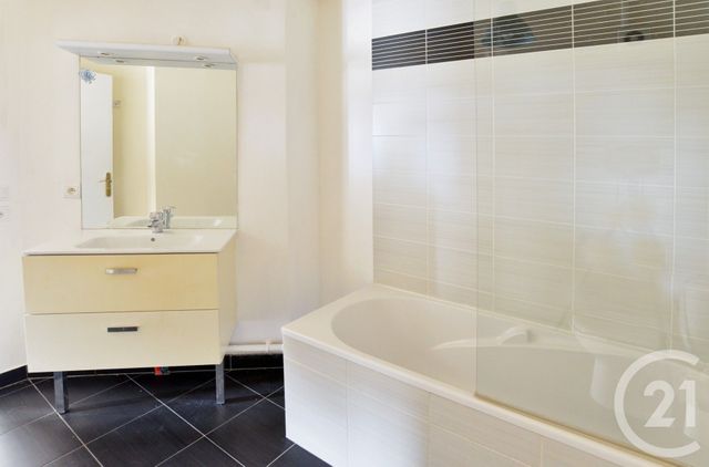 Appartement F2 à vendre - 2 pièces - 42.0 m2 - VIGNEUX SUR SEINE - 91 - ILE-DE-FRANCE - Century 21 Bellimmo