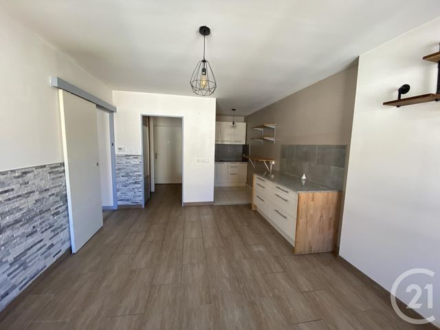 Appartement F2 à louer - 2 pièces - 40.71 m2 - LIEUSAINT - 77 - ILE-DE-FRANCE - Century 21 Bellimmo