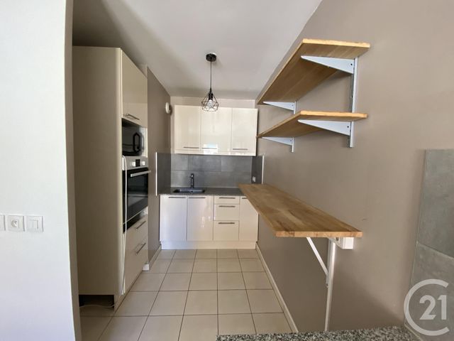 Appartement F2 à louer - 2 pièces - 40.71 m2 - LIEUSAINT - 77 - ILE-DE-FRANCE - Century 21 Bellimmo