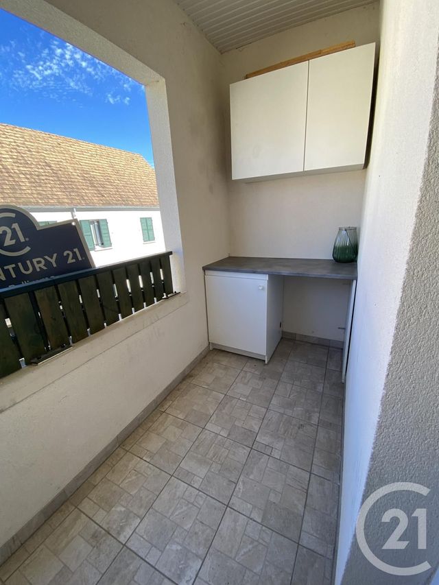Appartement F2 à louer - 2 pièces - 40.71 m2 - LIEUSAINT - 77 - ILE-DE-FRANCE - Century 21 Bellimmo