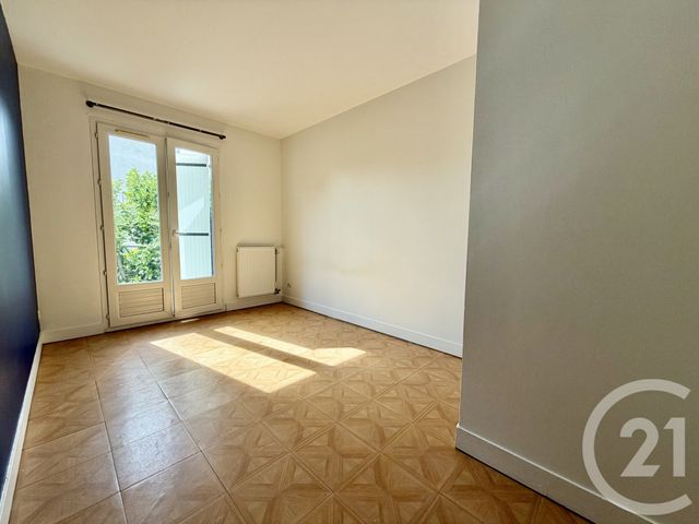 Appartement F2 à vendre - 2 pièces - 47.55 m2 - BRUNOY - 91 - ILE-DE-FRANCE - Century 21 Bellimmo