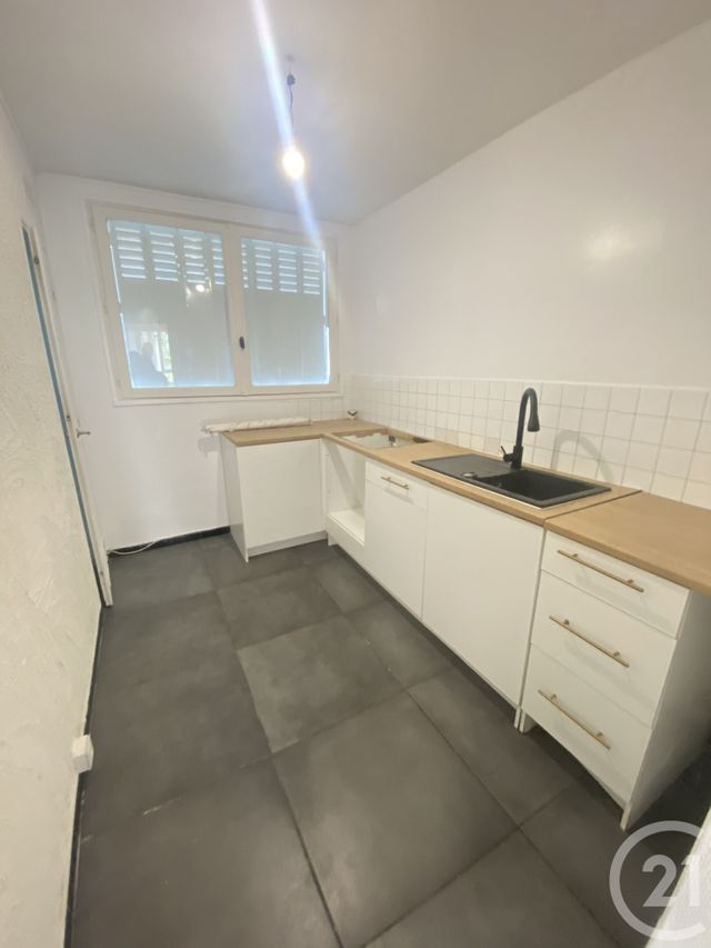 Appartement F3 à louer - 3 pièces - 57.02 m2 - CROSNE - 91 - ILE-DE-FRANCE - Century 21 Bellimmo
