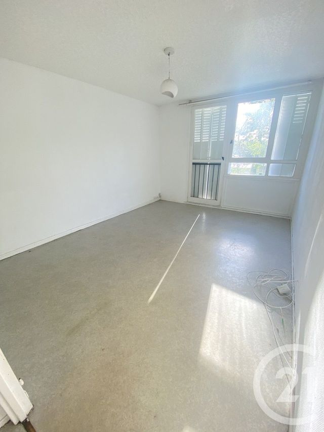 Appartement F3 à louer - 3 pièces - 57.02 m2 - CROSNE - 91 - ILE-DE-FRANCE - Century 21 Bellimmo