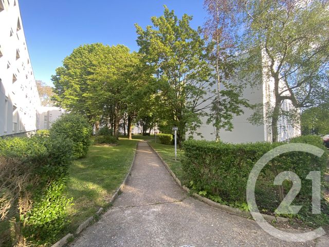 Appartement F3 à louer - 3 pièces - 57.02 m2 - CROSNE - 91 - ILE-DE-FRANCE - Century 21 Bellimmo