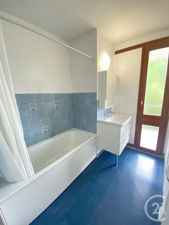 Appartement F3 à louer - 3 pièces - 63.58 m2 - YERRES - 91 - ILE-DE-FRANCE - Century 21 Bellimmo