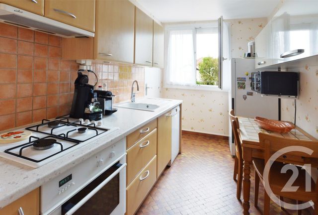 Appartement F4 à vendre - 4 pièces - 65.68 m2 - CROSNE - 91 - ILE-DE-FRANCE - Century 21 Bellimmo