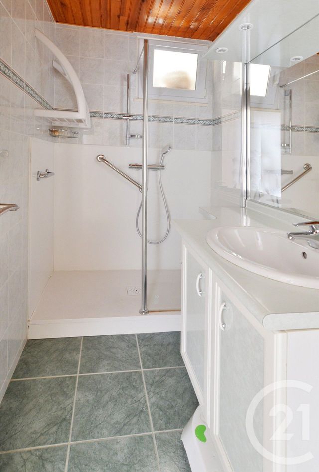 Appartement F4 à vendre - 4 pièces - 65.68 m2 - CROSNE - 91 - ILE-DE-FRANCE - Century 21 Bellimmo
