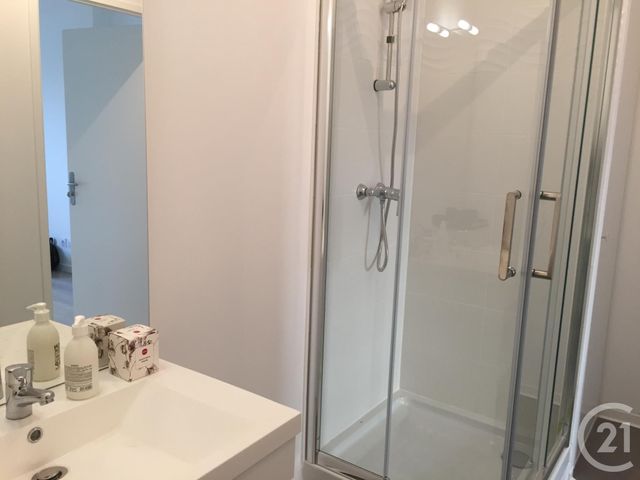 Appartement F4 à louer - 4 pièces - 81.5 m2 - MOISSY CRAMAYEL - 77 - ILE-DE-FRANCE - Century 21 Bellimmo