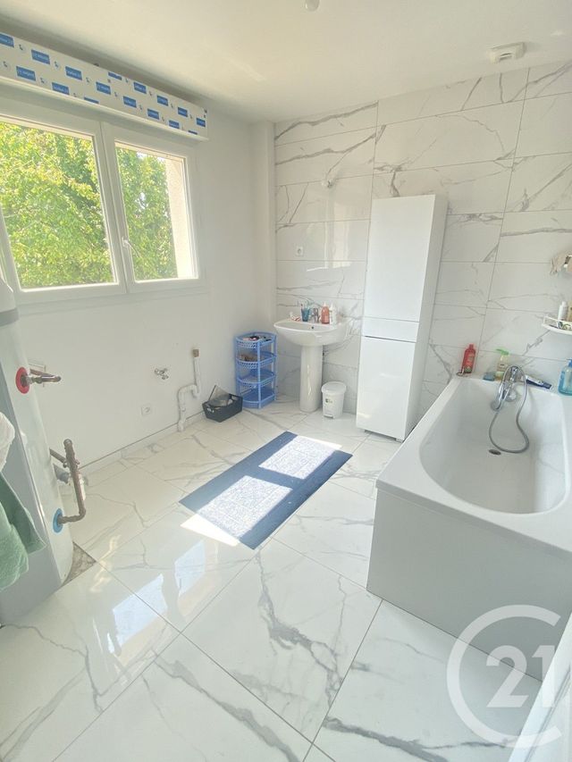 maison à louer - 5 pièces - 121.47 m2 - CROSNE - 91 - ILE-DE-FRANCE - Century 21 Bellimmo