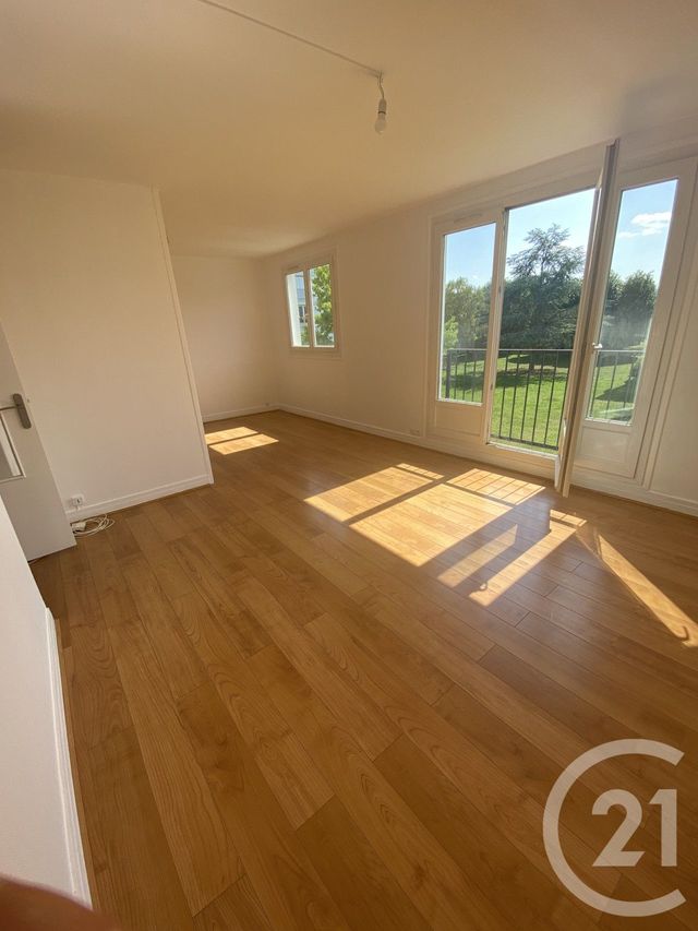 Appartement F4 à louer - 4 pièces - 65.84 m2 - BRUNOY - 91 - ILE-DE-FRANCE - Century 21 Bellimmo