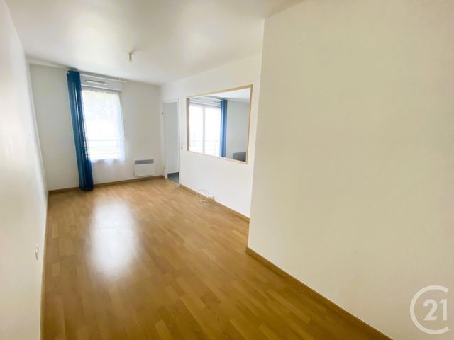 Appartement F3 à louer - 3 pièces - 56.22 m2 - VIGNEUX SUR SEINE - 91 - ILE-DE-FRANCE - Century 21 Bellimmo
