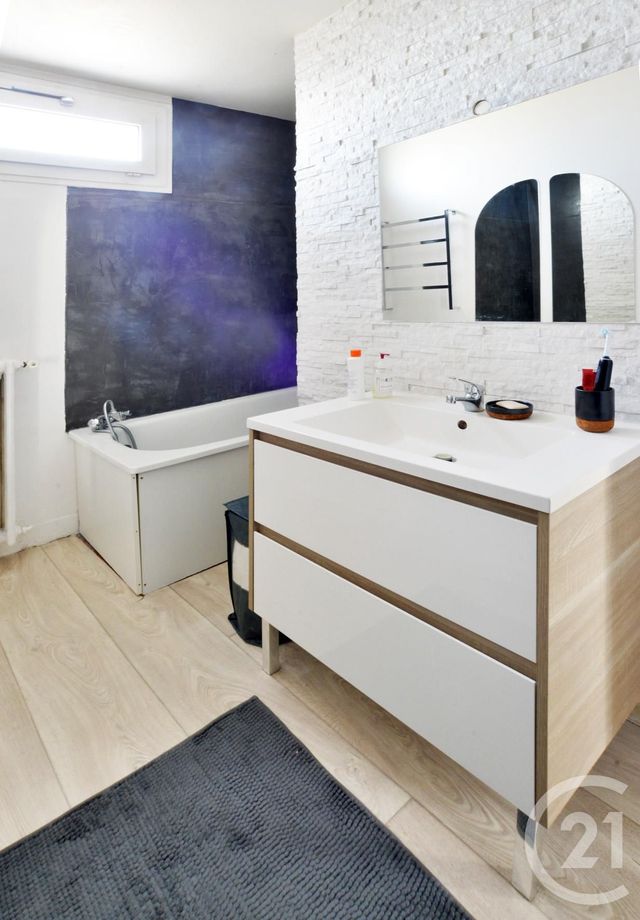 Appartement F3 à louer - 3 pièces - 59.23 m2 - MONTGERON - 91 - ILE-DE-FRANCE - Century 21 Bellimmo