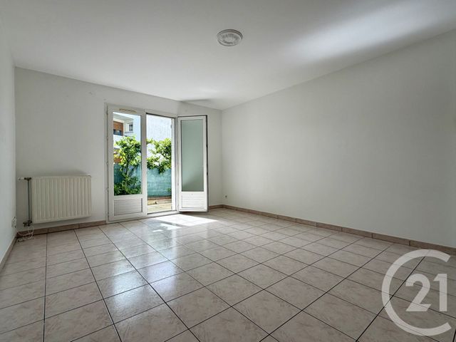 Appartement F2 à vendre - 2 pièces - 47.55 m2 - BRUNOY - 91 - ILE-DE-FRANCE - Century 21 Bellimmo